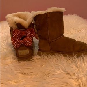 UGG pink bow boots! Super adorable!